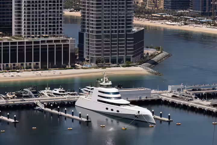 Sulafa Tower: Dubai Marina, yachts on the harbour side