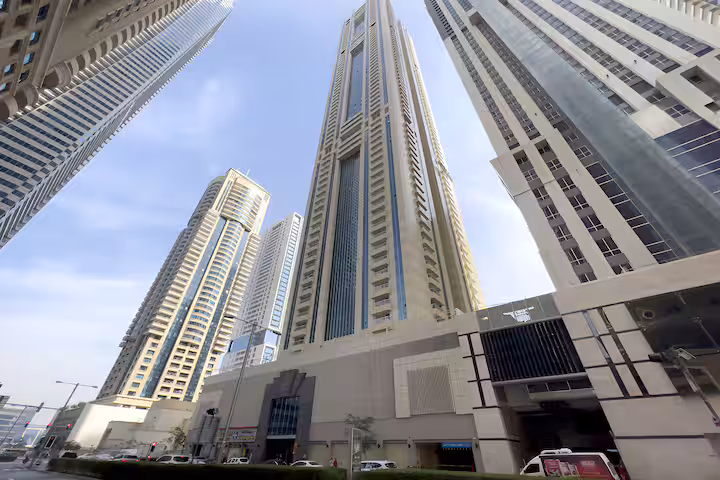 Sulafa Tower: Sulafa Tower from the street