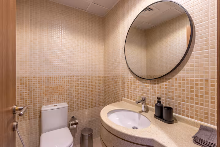 Sulafa Tower: The guest toilet