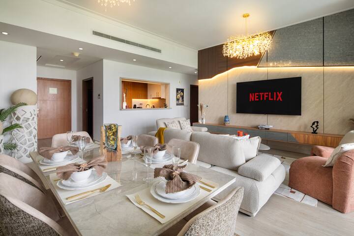 Vida Residences: The living room and the dining table